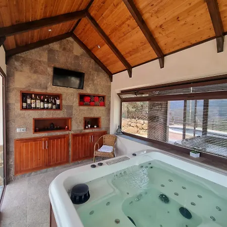 Holiday home Chely Alcaucin